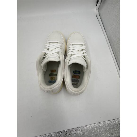 Size 9.5 - Nike Dunk SE Low The Future is Equal W - Picture 5 of 8